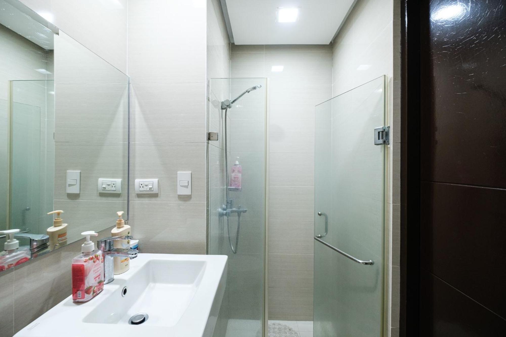 Family Staycation, Greenbelt Hamilton, Isabel'S Makati Rooms Makati City Zewnętrze zdjęcie